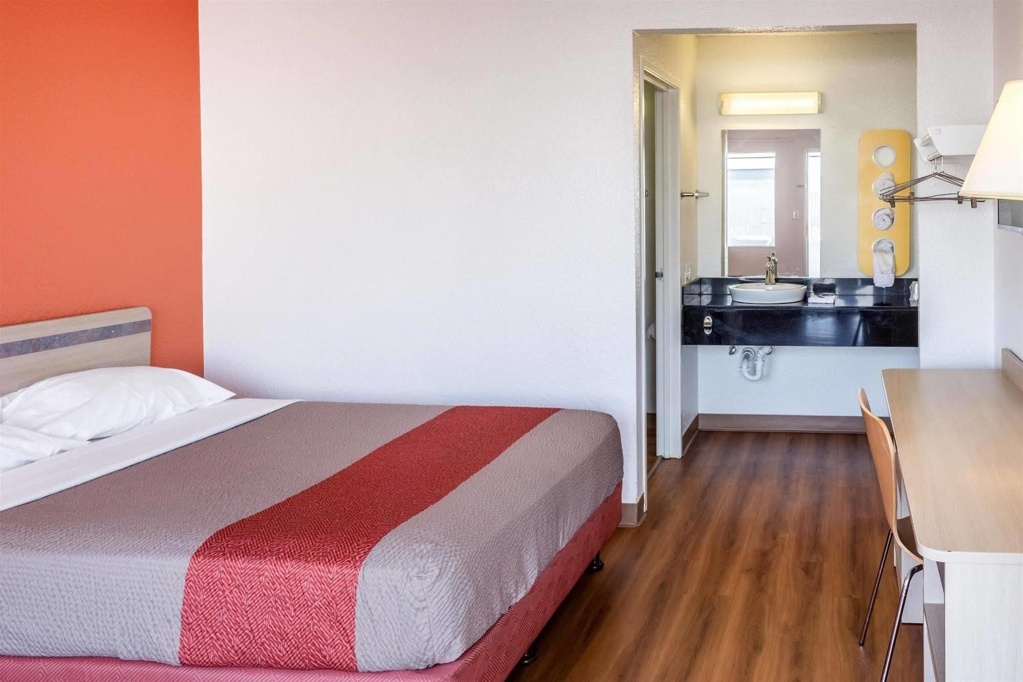 Motel 6-Bakersfield, Ca - Convention Center Luaran gambar