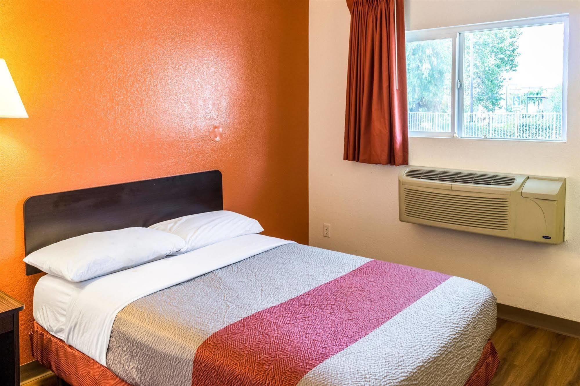 Motel 6-Bakersfield, Ca - Convention Center Luaran gambar