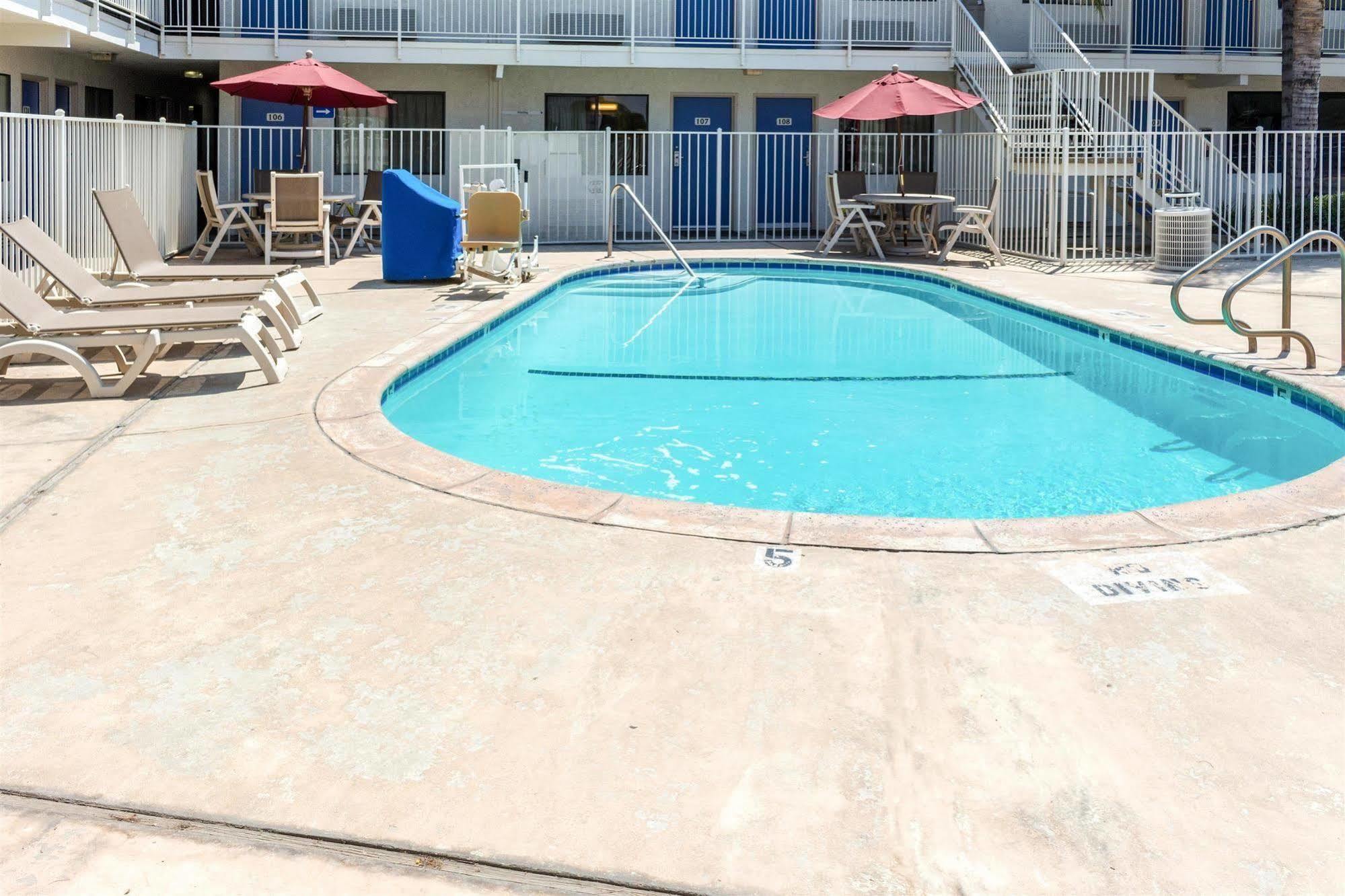 Motel 6-Bakersfield, Ca - Convention Center Luaran gambar