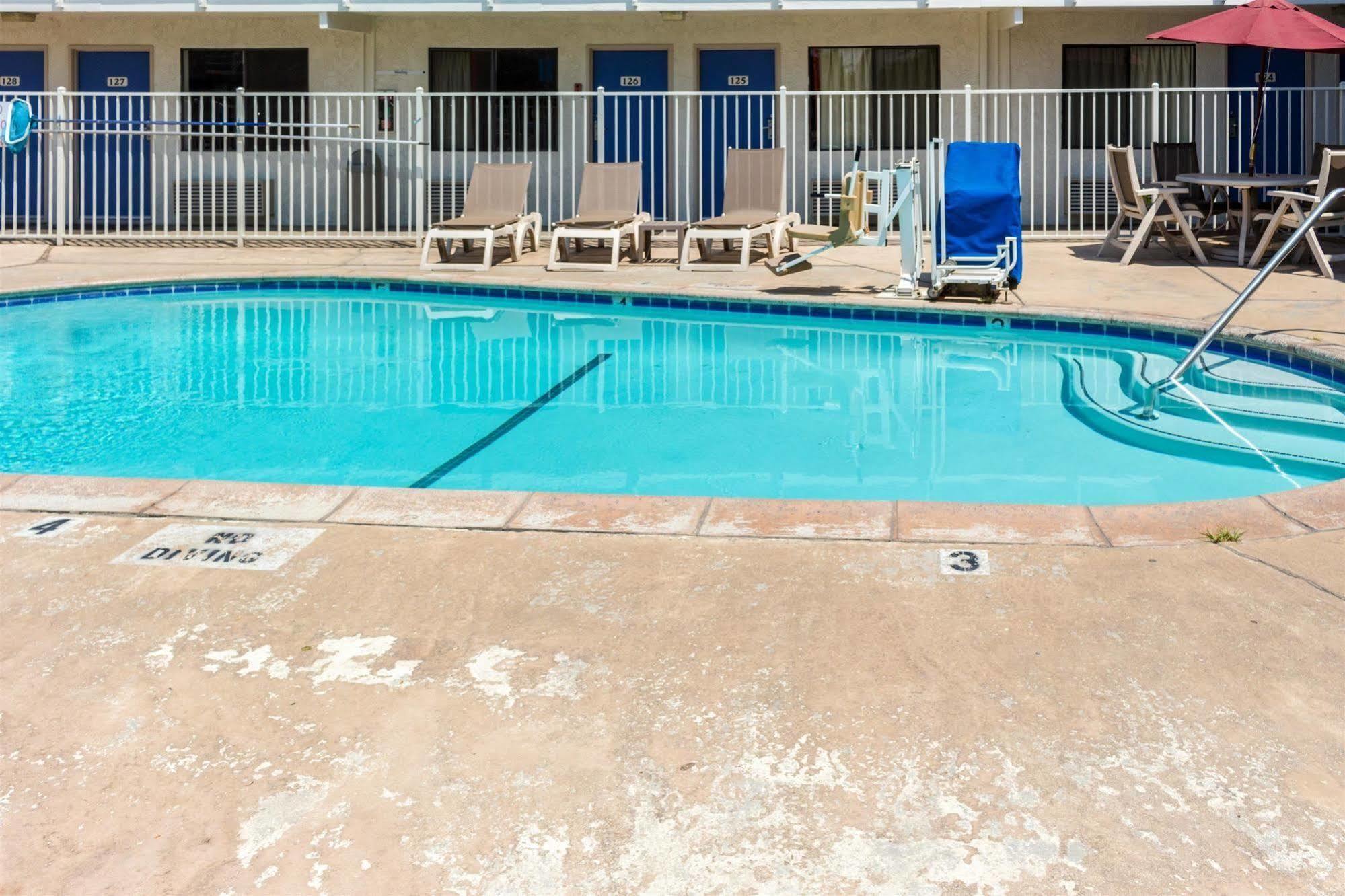 Motel 6-Bakersfield, Ca - Convention Center Luaran gambar