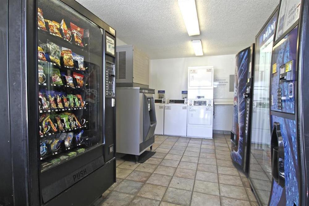 Motel 6-Bakersfield, Ca - Convention Center Servis gambar